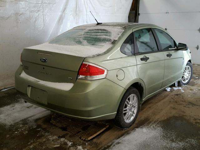 1FAHP35NX8W221317 - 2008 FORD FOCUS SE GREEN photo 4