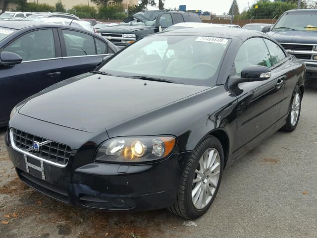 YV1MC67259J077063 - 2009 VOLVO C70 T5 BLACK photo 2