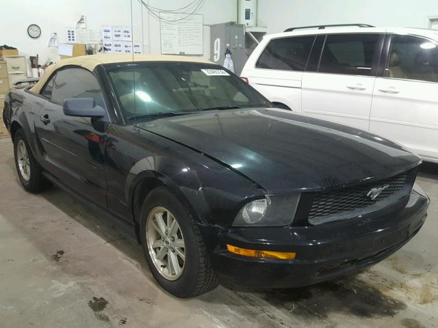 1ZVFT84N265108988 - 2006 FORD MUSTANG BLACK photo 1