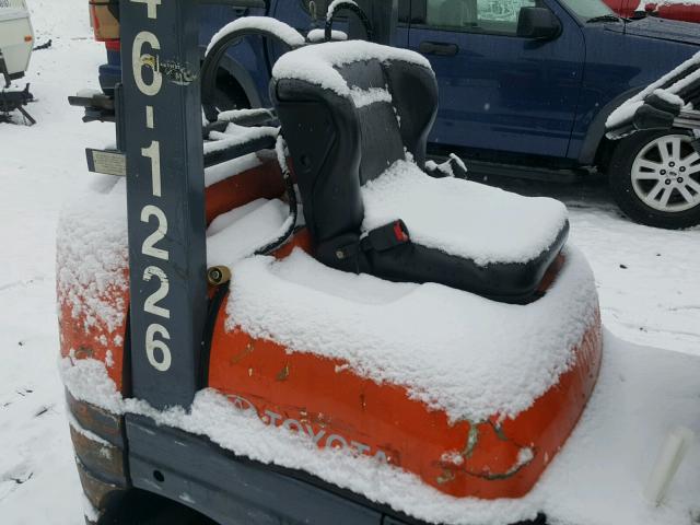 426FGCU2561053 - 1995 TOYOTA FORKLIFT ORANGE photo 6