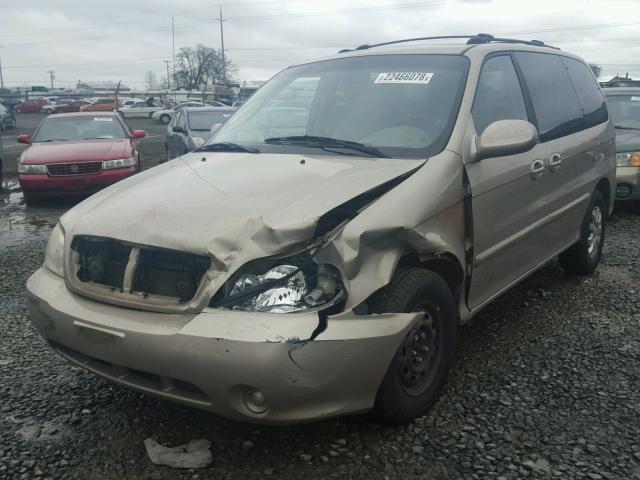 KNDUP132356745667 - 2005 KIA SEDONA EX GOLD photo 2