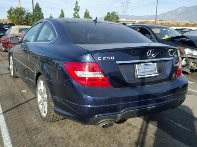 WDDGJ4HB7DG057470 - 2013 MERCEDES-BENZ C 250 BLUE photo 3