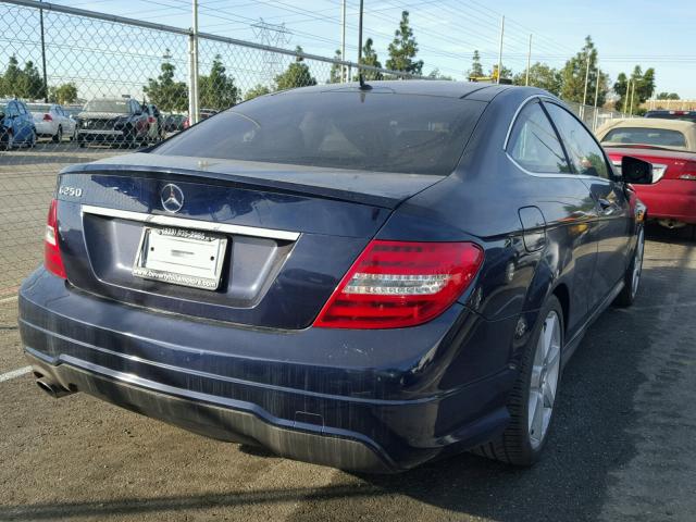 WDDGJ4HB7DG057470 - 2013 MERCEDES-BENZ C 250 BLUE photo 4