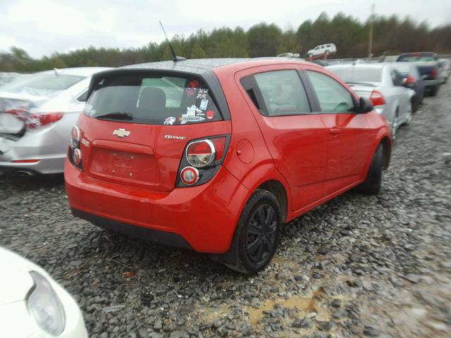 1G1JB6SH8D4228078 - 2013 CHEVROLET SONIC LS 红色 照片 4