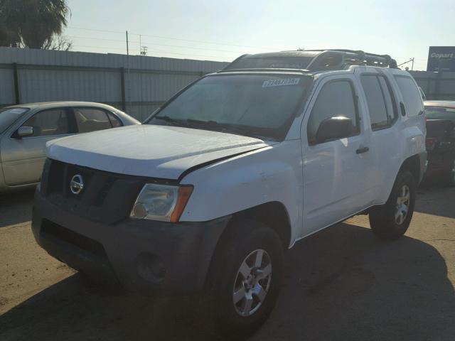 5N1AN08U45C638279 - 2005 NISSAN XTERRA OFF WHITE photo 2