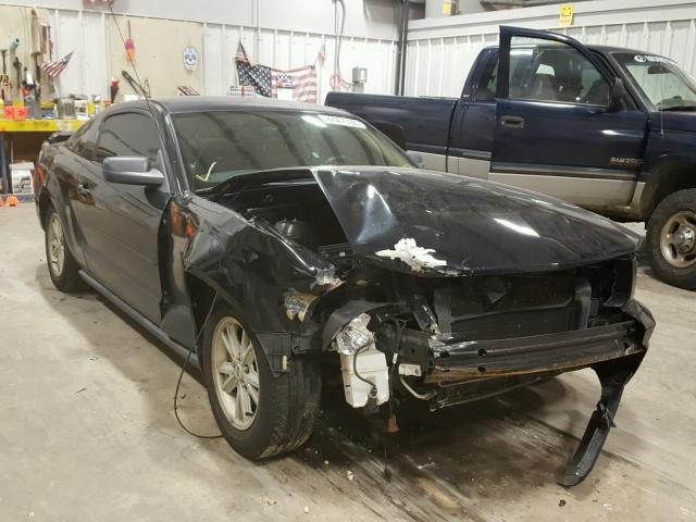 1ZVFT80N555154755 - 2005 FORD MUSTANG BLACK photo 1