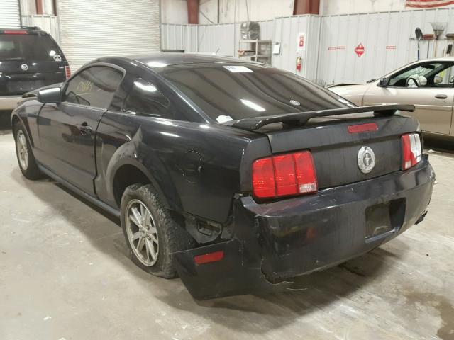 1ZVFT80N555154755 - 2005 FORD MUSTANG BLACK photo 3