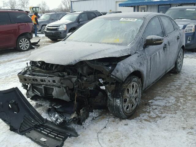 1FAHP3F20CL385299 - 2012 FORD FOCUS SE GRAY photo 2