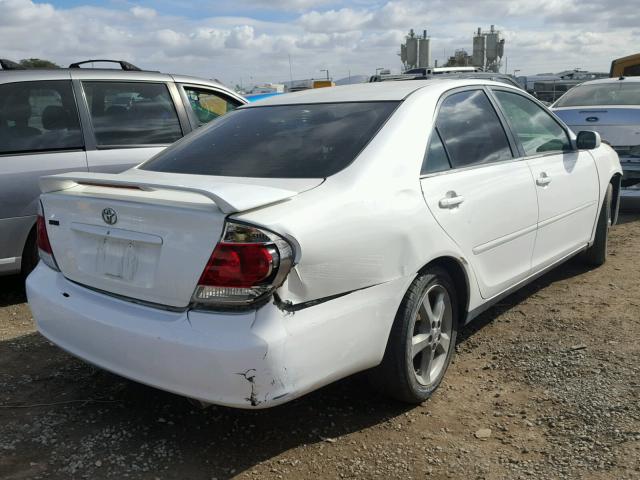 4T1BA30K65U041396 - 2005 TOYOTA CAMRY SE WHITE photo 4