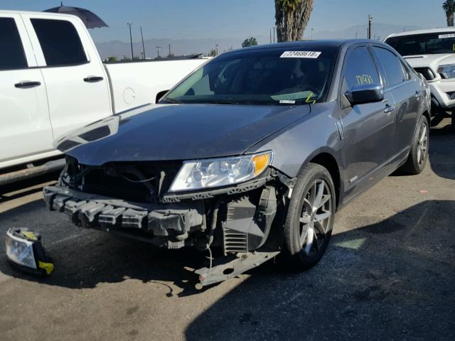 3LNDL2L38CR804704 - 2012 LINCOLN MKZ HYBRID GRAY photo 2