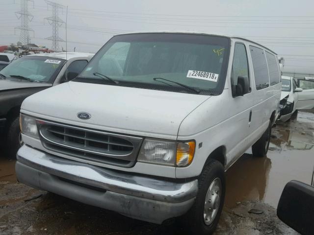 1FBSS31L2XHB77436 - 1999 FORD ECONOLINE WHITE photo 2