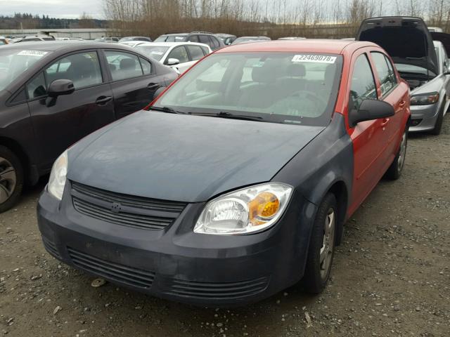 1G1AK52F357636657 - 2005 CHEVROLET COBALT RED photo 2