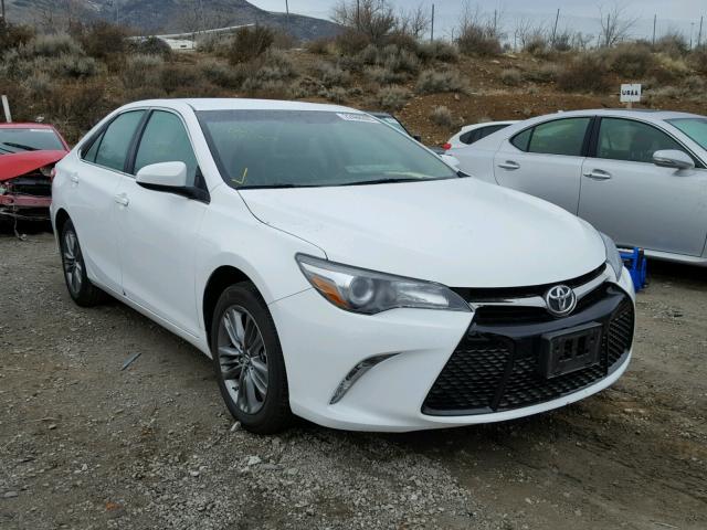 4T1BF1FK3HU747520 - 2017 TOYOTA CAMRY LE WHITE photo 1