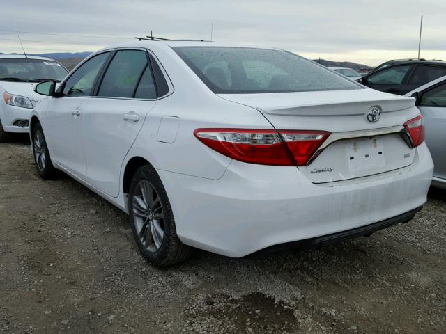 4T1BF1FK3HU747520 - 2017 TOYOTA CAMRY LE WHITE photo 3