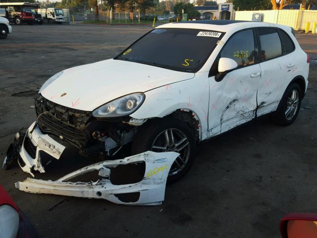 WP1AA2A29GKA13128 - 2016 PORSCHE CAYENNE WHITE photo 2