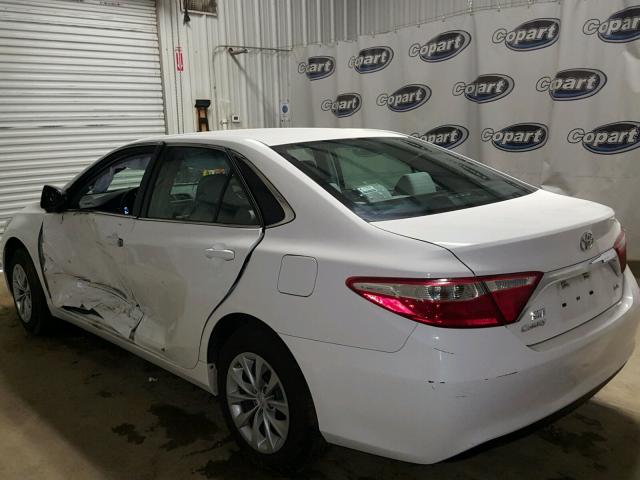 4T1BF1FK4GU259210 - 2016 TOYOTA CAMRY LE WHITE photo 3