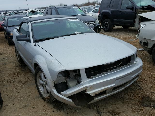 1ZVHT84N485119230 - 2008 FORD MUSTANG SILVER photo 1