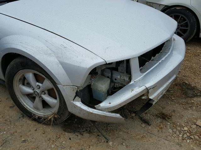 1ZVHT84N485119230 - 2008 FORD MUSTANG SILVER photo 9