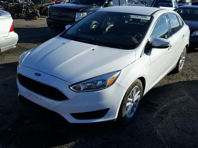 1FADP3F23HL286109 - 2017 FORD FOCUS SE WHITE photo 2