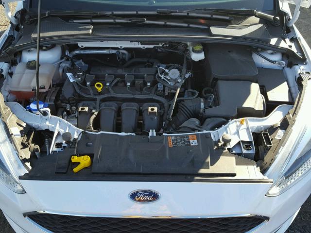 1FADP3F23HL286109 - 2017 FORD FOCUS SE WHITE photo 7