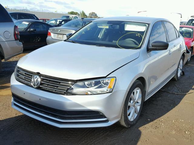 3VWD17AJ0FM334997 - 2015 VOLKSWAGEN JETTA SE SILVER photo 2