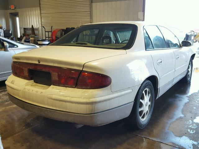 2G4WF5213W1473461 - 1998 BUICK REGAL GS WHITE photo 4