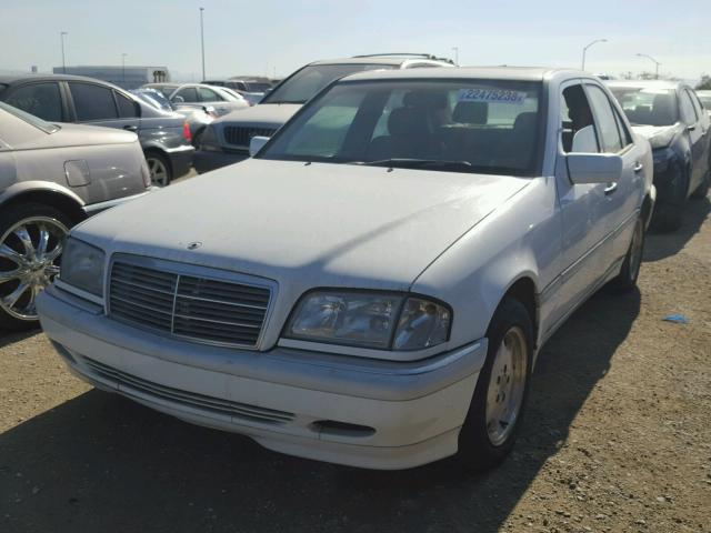 WDBHA24G8YA826506 - 2000 MERCEDES-BENZ C 230 WHITE photo 2