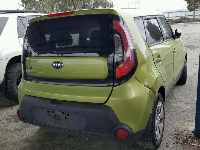 KNDJN2A25E7738473 - 2014 KIA SOUL GREEN photo 4