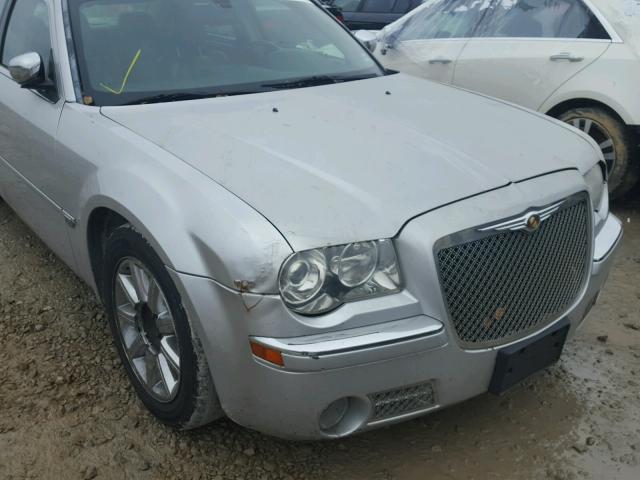 2C3LA63H37H706484 - 2007 CHRYSLER 300C SILVER photo 9