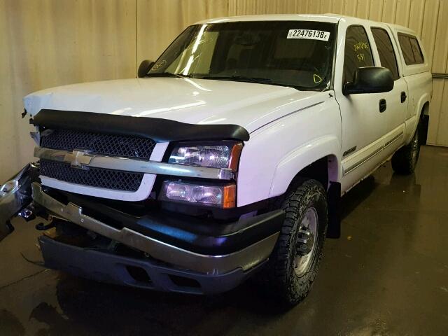 1GCGK13U63F246436 - 2003 CHEVROLET SILVERADO WHITE photo 2