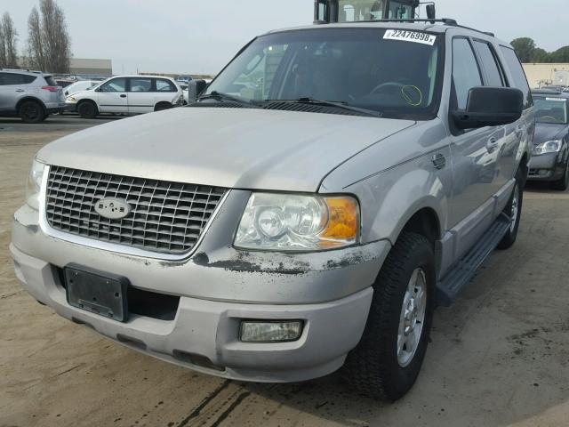 1FMRU15W63LC13208 - 2003 FORD EXPEDITION SILVER photo 2