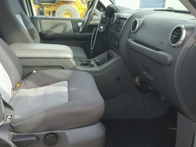 1FMRU15W63LC13208 - 2003 FORD EXPEDITION SILVER photo 5