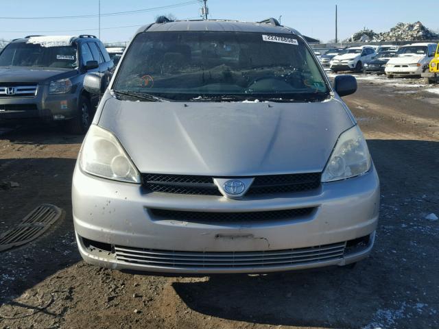 5TDBA23C45S053733 - 2005 TOYOTA SIENNA LE SILVER photo 9