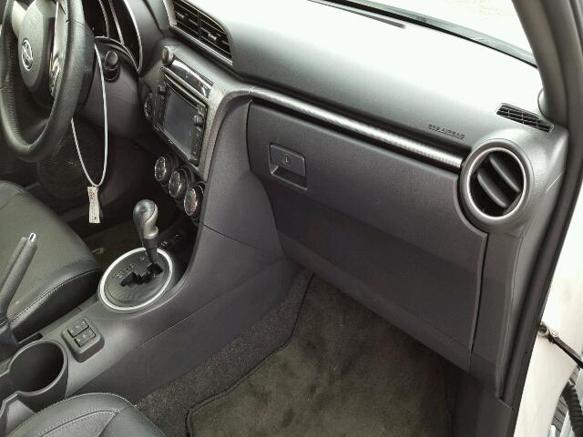 JTKJF5C79E3084536 - 2014 TOYOTA SCION TC 白色 照片 9