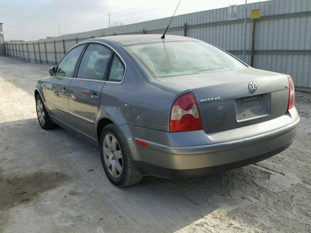 WVWRH63B92P365156 - 2002 VOLKSWAGEN PASSAT GLX GRAY photo 3