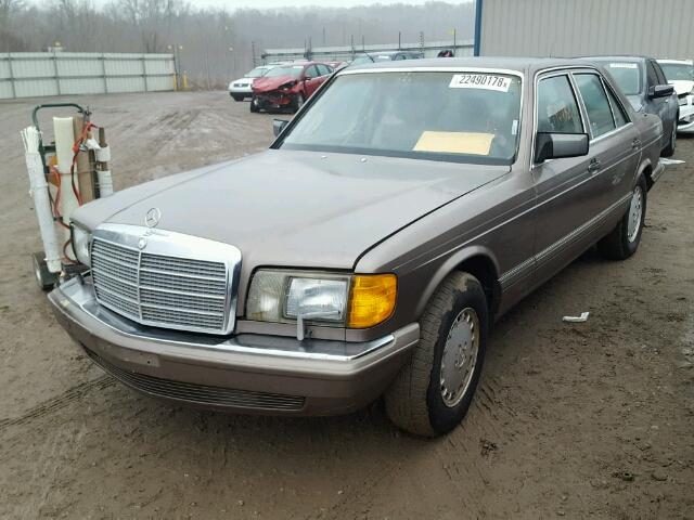 WDBCA24D0JA392863 - 1988 MERCEDES-BENZ 300 SE BEIGE photo 2