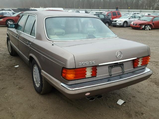 WDBCA24D0JA392863 - 1988 MERCEDES-BENZ 300 SE BEIGE photo 3