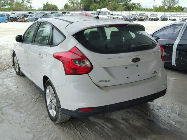 1FADP3K27EL230840 - 2014 FORD FOCUS SE WHITE photo 3