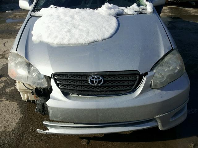 2T1BY30E06C550537 - 2006 TOYOTA COROLLA XR SILVER photo 7