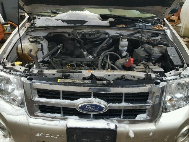 1FMCU9D74BKA46625 - 2011 FORD ESCAPE XLT TAN photo 7