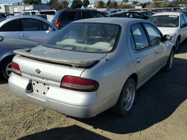 1N4BU31D6SC182522 - 1995 NISSAN ALTIMA XE SILVER photo 4