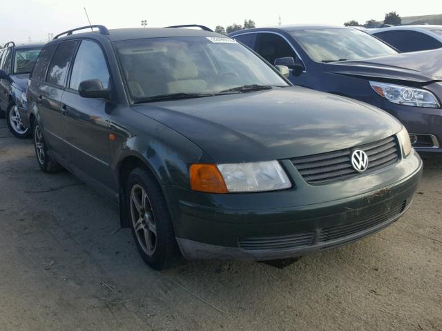 WVWNA63B4WE382208 - 1998 VOLKSWAGEN PASSAT GLS GREEN photo 1