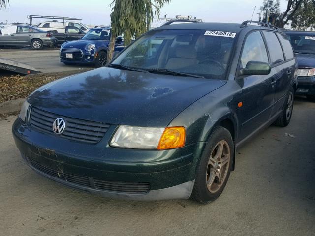 WVWNA63B4WE382208 - 1998 VOLKSWAGEN PASSAT GLS GREEN photo 2