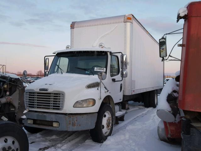 1FVACWDC45HU04502 - 2005 FREIGHTLINER M2 106 MED WHITE photo 2