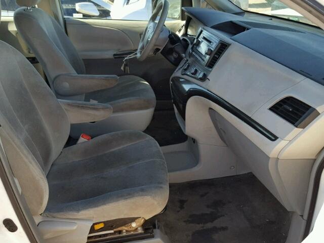 5TDKA3DC7BS006387 - 2011 TOYOTA SIENNA BAS WHITE photo 5