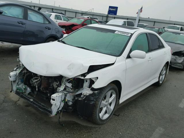 4T1BF3EK3BU756030 - 2011 TOYOTA CAMRY BASE WHITE photo 2