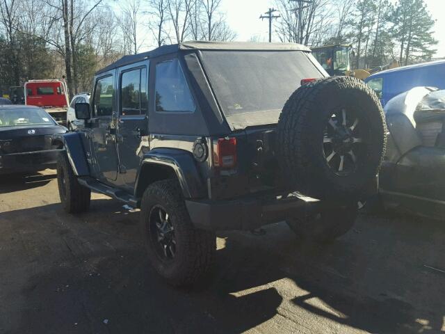 1C4BJWEG6HL557388 - 2017 JEEP WRANGLER U GRAY photo 3