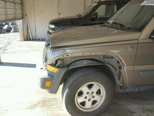1J4GL48K35W555770 - 2005 JEEP LIBERTY SP TAN photo 9