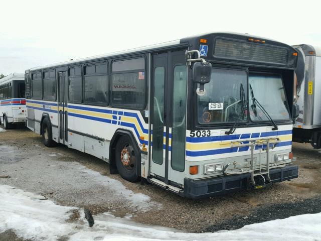 15GCB211051112737 - 2005 GILLIG TRANSIT BU WHITE photo 1