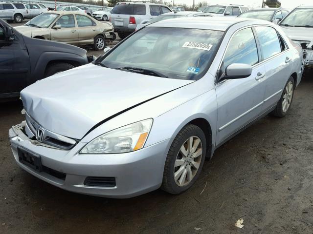 1HGCM66417A076685 - 2007 HONDA ACCORD SE SILVER photo 2